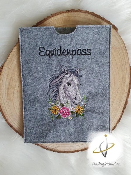 Equidenpasshülle / Pferdepasshülle Pferd mit Blumen